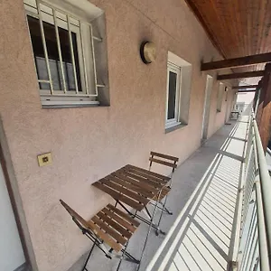 Appartement Au Calme Espace Exterieur Parking Gratuit Dans La Rue, Grenoble
